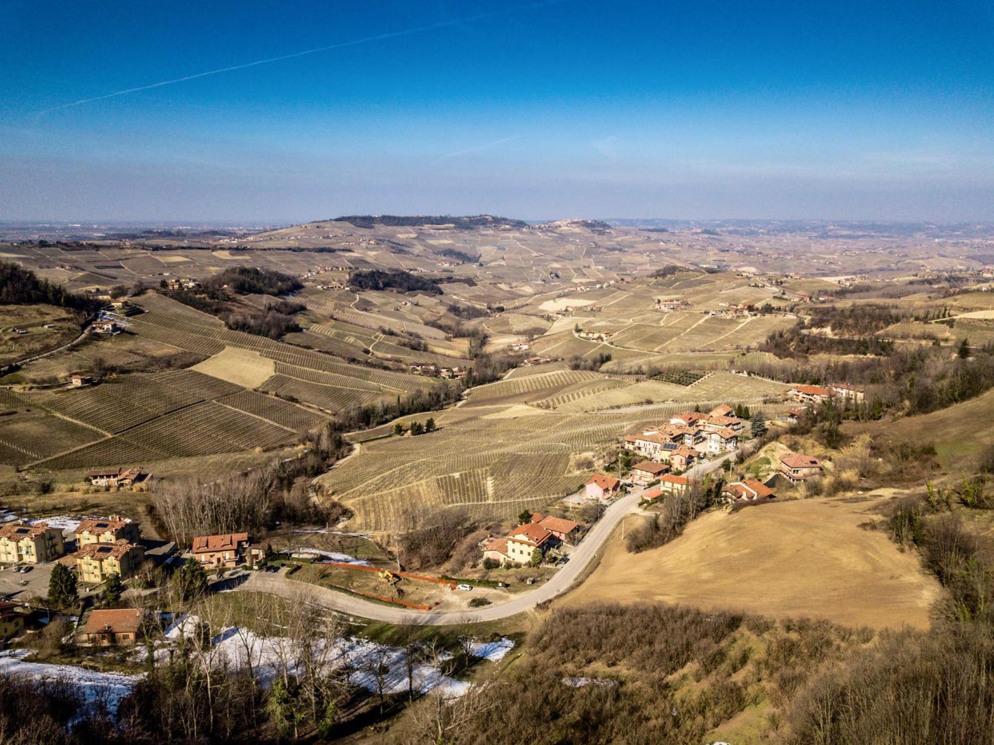 Hotel Villa Beccaris Monforte dʼAlba Buitenkant foto