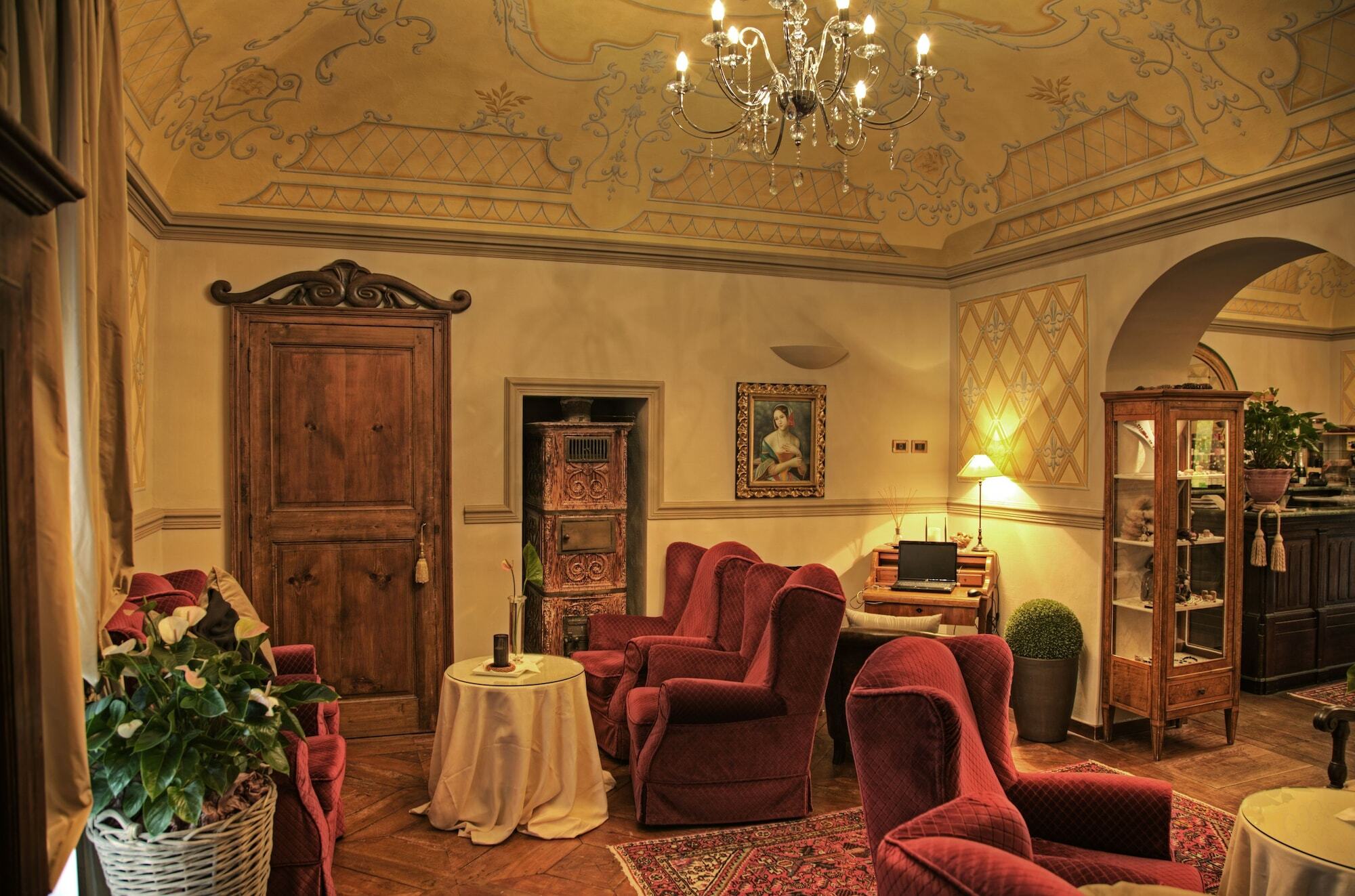 Hotel Villa Beccaris Monforte dʼAlba Buitenkant foto